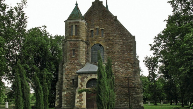 Унікальний костел в маленькому селі на Тернопільщині (Фото)