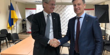 Валентин Наливайченко зустрівся з Головою делегації МК Червоного Хреста Аланом Ешліманном