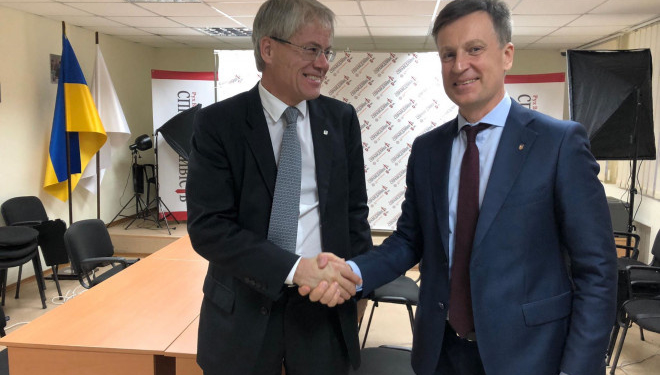 Валентин Наливайченко зустрівся з Головою делегації МК Червоного Хреста Аланом Ешліманном