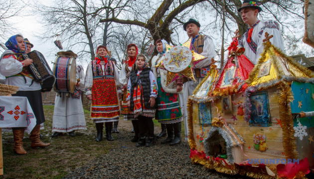 Діти зі Сходу відчують дух Різдва на Тернопільщині