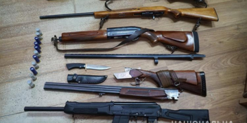 Тернополяни добровільно здають зброю поліції (фото)