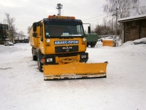 Скільки одиниць спецтехніки прибирає вулиці Тернополя від снігу?