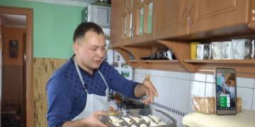 Тернопільський священик-блогер навчає тисячі людей готувати (Відео)