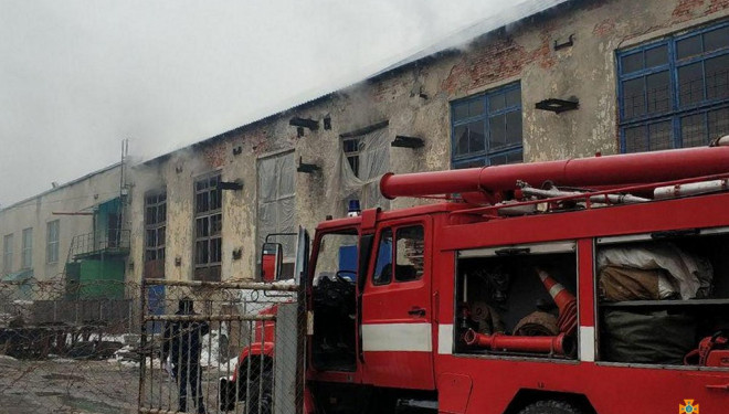 У Тернополі у “промисловому районі” трапилася пожежа (фотофакт)