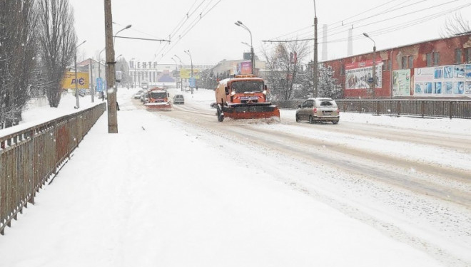 Як у Тернополі місто від снігу прибирають