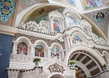 Унікальний вишитий іконостас є в церкві на Тернопільщині (фото)