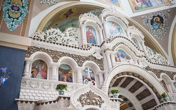 Унікальний вишитий іконостас є в церкві на Тернопільщині (фото)