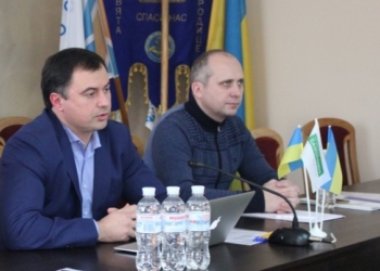 Як голова конкурсної комісії облради від «Самопомочі» конкурс між своїми фірмами проводив