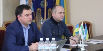 Як голова конкурсної комісії облради від «Самопомочі» конкурс між своїми фірмами проводив