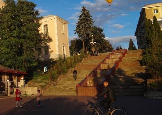 У Тернополі капітально відремонтують сходи біля тернопільської родзинки