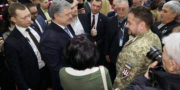 Чому провокаторам Шарія платять рублями за зрив турне Порошенка