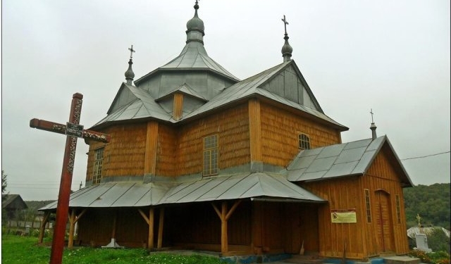 Вірян приваблюють дерев’яні церкви Тернопільщини