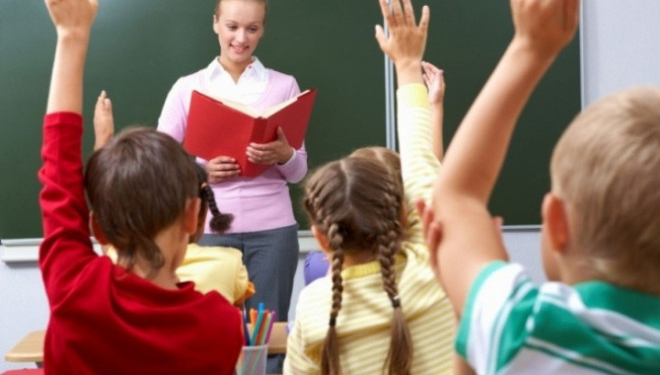 Усі освітяни Тернополя отримують надбавку до зарплати за престижність у роботі, а в інших регіонах проблеми