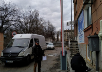 У Тернополі триває демонтаж незаконних об’єктів