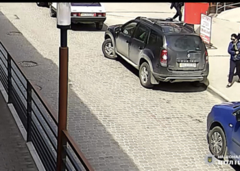 У Тернополі розшукують жінок, яких підозрюють у кишенькових крадіжках (Відео)