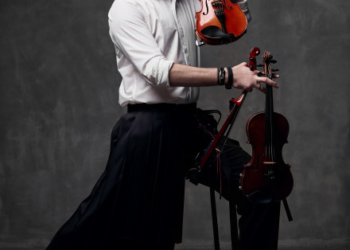 Скрипаль-віртуоз Олександр Божик представив свій перший офіційний відеокліп на авторську композицію «Don’t Stop».