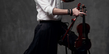 Скрипаль-віртуоз Олександр Божик представив свій перший офіційний відеокліп на авторську композицію «Don’t Stop».