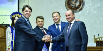 Сьогодні в Тернополі дипломи магістрів отримали відомі випускники