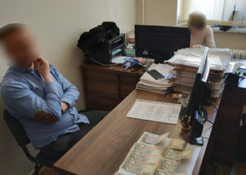 Тернопільщина: посадовця міської ради затримали на хабарі