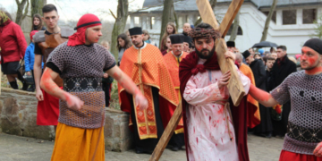 Театралізовану Хресну дорогу в Зарваниці телеканал «Тернопіль1» транслюватиме в прямому ефірі