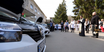 Тернопільській дитлікарні купили два авто (фотофакт)