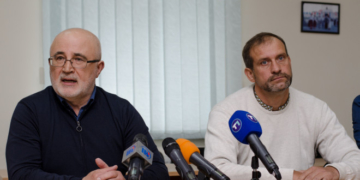 “Ми за Україну!” Підтриємці Тернопільщини закликють проголосувати в другому турі за Порошенка