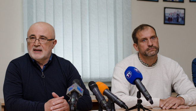 “Ми за Україну!” Підтриємці Тернопільщини закликють проголосувати в другому турі за Порошенка