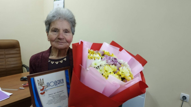 Неймовірна історія: тернопільська двірниця відсвяткувала 80 років!