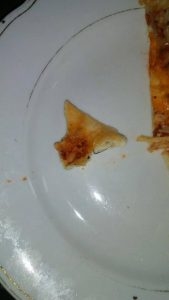 Тернополянка придбала піцу з залізною начинкою (Фотофакт)