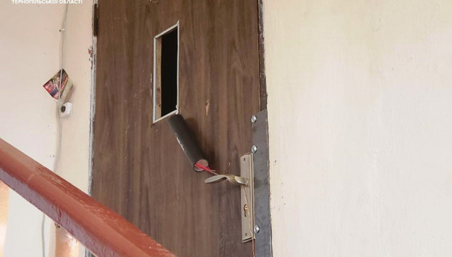 На дверях квартири на “Алясці” у Тернополі знайшли вибухівку