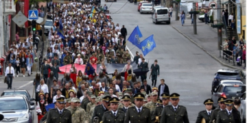 Як тернополяни вшанували День Героїв (лише одне фото)