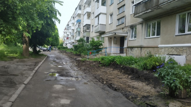 Розпочався капремонт ще одного двору у Тернополі