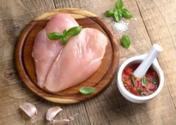 На тернопільському ринку можна придбати зіпсуту курятину