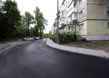 У Тернополі на БАМі відремонтували двір (фотофакт)