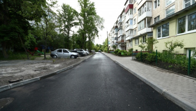 У Тернополі ще один двір гарно відремонтували