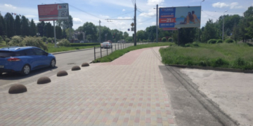 У Тернополі гарно відремонтували тротуар по усій вулиці Крушельницька (фотофакт)