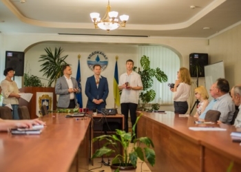 Тернополянин отримав нагрудний знак заслуженого працівника сфери послуг України