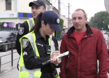 Операція “Пішохід”: у Тернополі патрульні штрафують пішоходів-порушників