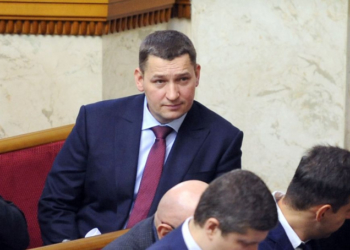 “Ми не можемо стояти осторонь людських проблем,” – Микола Люшняк допомагає ліквідовувати наслідки негоди на Монастирищині