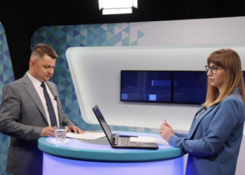 У прямому ефірі Віктор Овчарук розповів про зміни, які прийняли на виїзній сесії облради (відео)