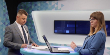 У прямому ефірі Віктор Овчарук розповів про зміни, які прийняли на виїзній сесії облради (відео)