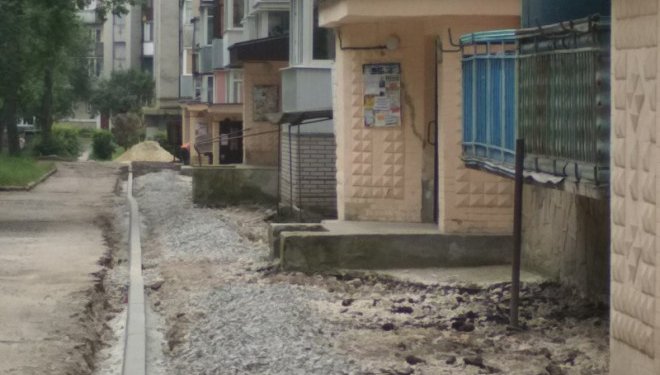 Ще один тернопільський двір ремонтують