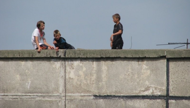 Тернополяни, про вихід дітей на покрівлю у багатоповерхівці повідомляйте ЖЕК