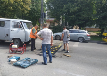 Чому на Тарнавського у Тернополі поставили “лежачого поліцейського”?