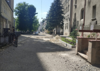 У Тернополі ремонтують ділянку у центральній частині (фотофакт)