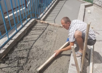 На ще одній тернопільській вулиці відновили сходи