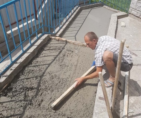 На ще одній тернопільській вулиці відновили сходи