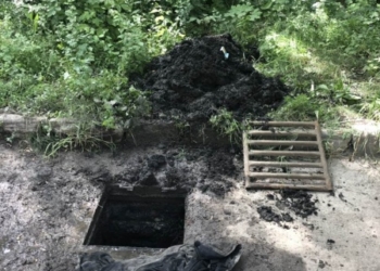 При очищенні каналізації у Тернополі знайшли… штани!