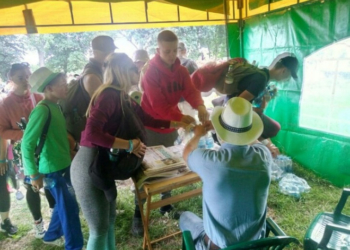 Спраглого – напоїти: Аграрна партія помагає паломникам до Зарваниці