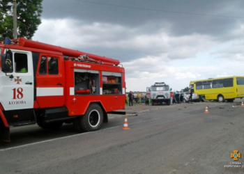 На Тернопільщині трапилася жахлива аварія. Аж викликали рятувальників (фотофакт)